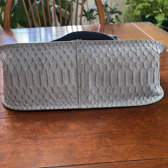 Kate spade croc embossed  bag.  EUC. It’s a lavender/blue. - Picture 11 of 14